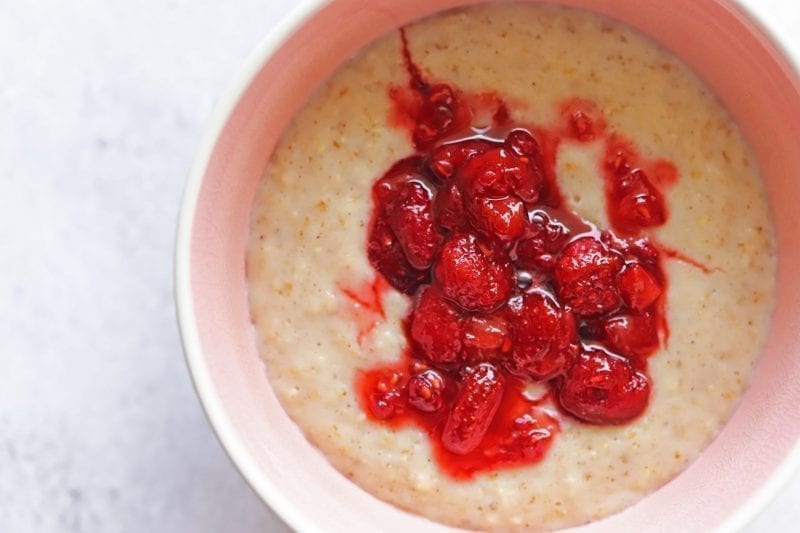 Porridge Βρώμης με Κόκκινα Φρούτα