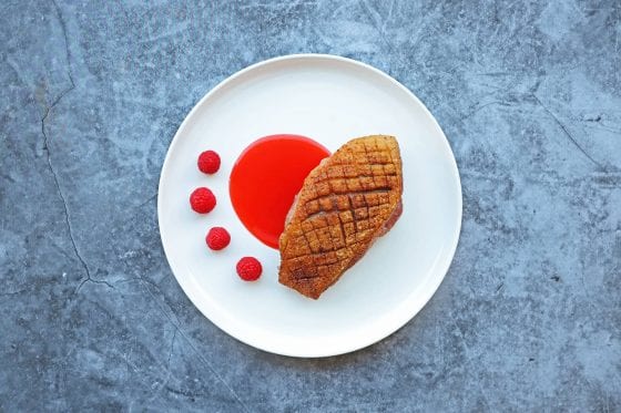 Πάπια Φιλέτο με Σάλτσα από Βατόμουρα