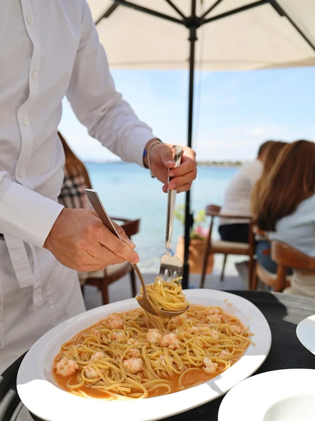 Linguine με φρέσκες καραβίδες δίπλα στη θάλασσα στο @papaioannourestaurant ❤️ Αγαπημένο!
.
.
.
#AlwaysHungryGR #langoustine #pasta #seafood #seafoodpasta #papaioannourestaurant #athens #visitathens #athensrestaurants #athensriviera #foodlover #greekfoodlovers #greekfoodblogger #vouliagmeni
